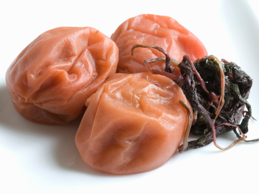 Mận sấy dẻo làm từ gì?