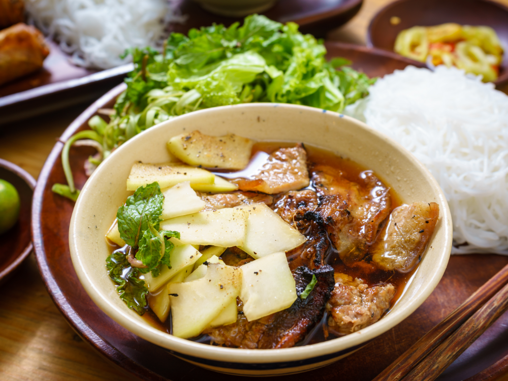 Các món ngon với bún khô