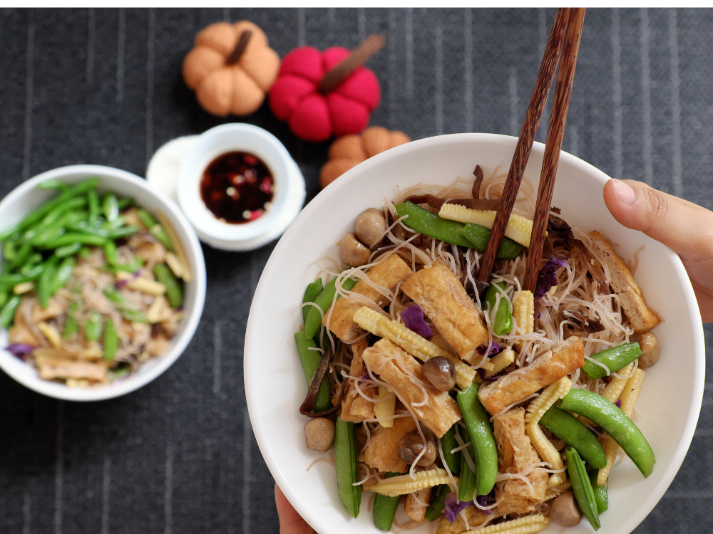 Các món ngon với bún khô