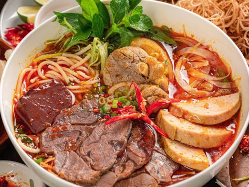 Bún bò Huế – Hương vị đậm đà của xứ kinh kỳ