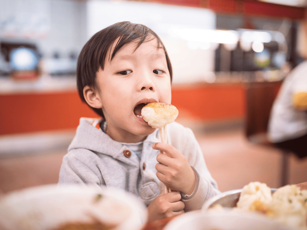 Lưu Ý Khi Sử Dụng Lạp Xưởng Cho Trẻ Em Và Người Lớn Tuổi