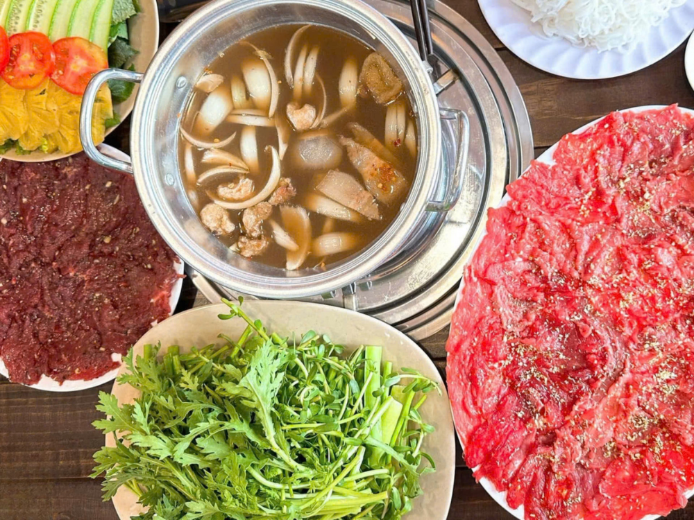 Lẩu bò mắm ruốc