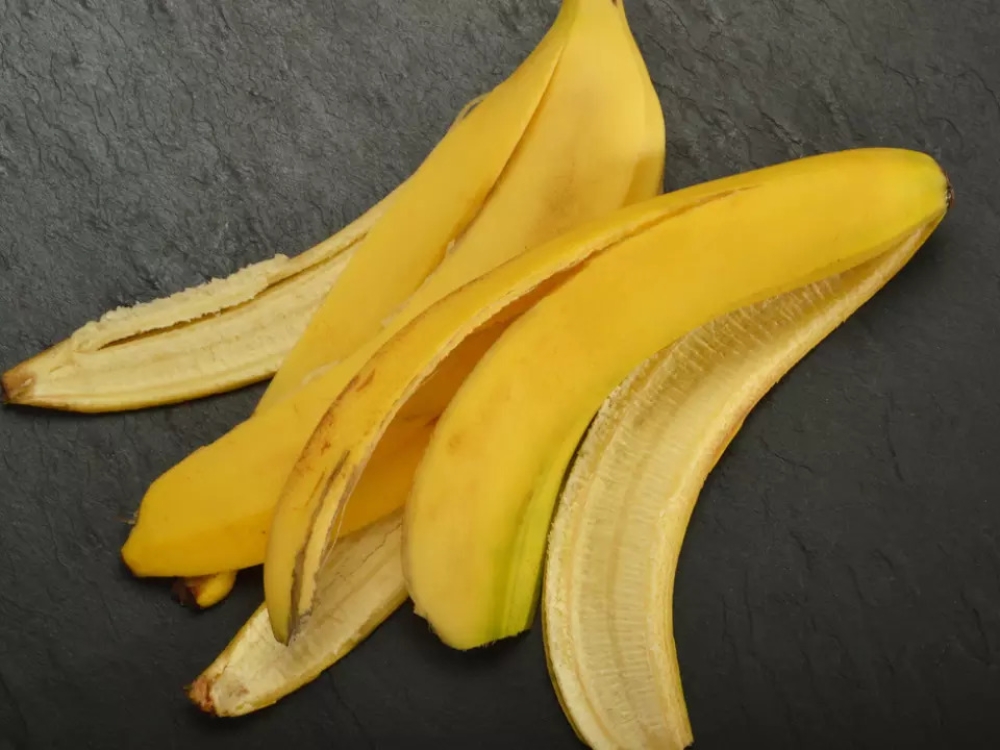 Đánh bóng đồ dùng bằng bạc