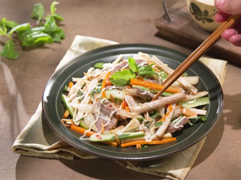 Củ kiểu xào thịt heo