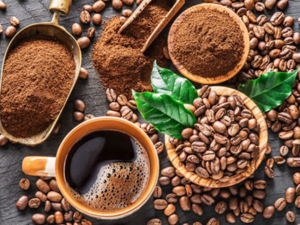 Thưởng thức một tách cà phê khởi đầu ngày mới