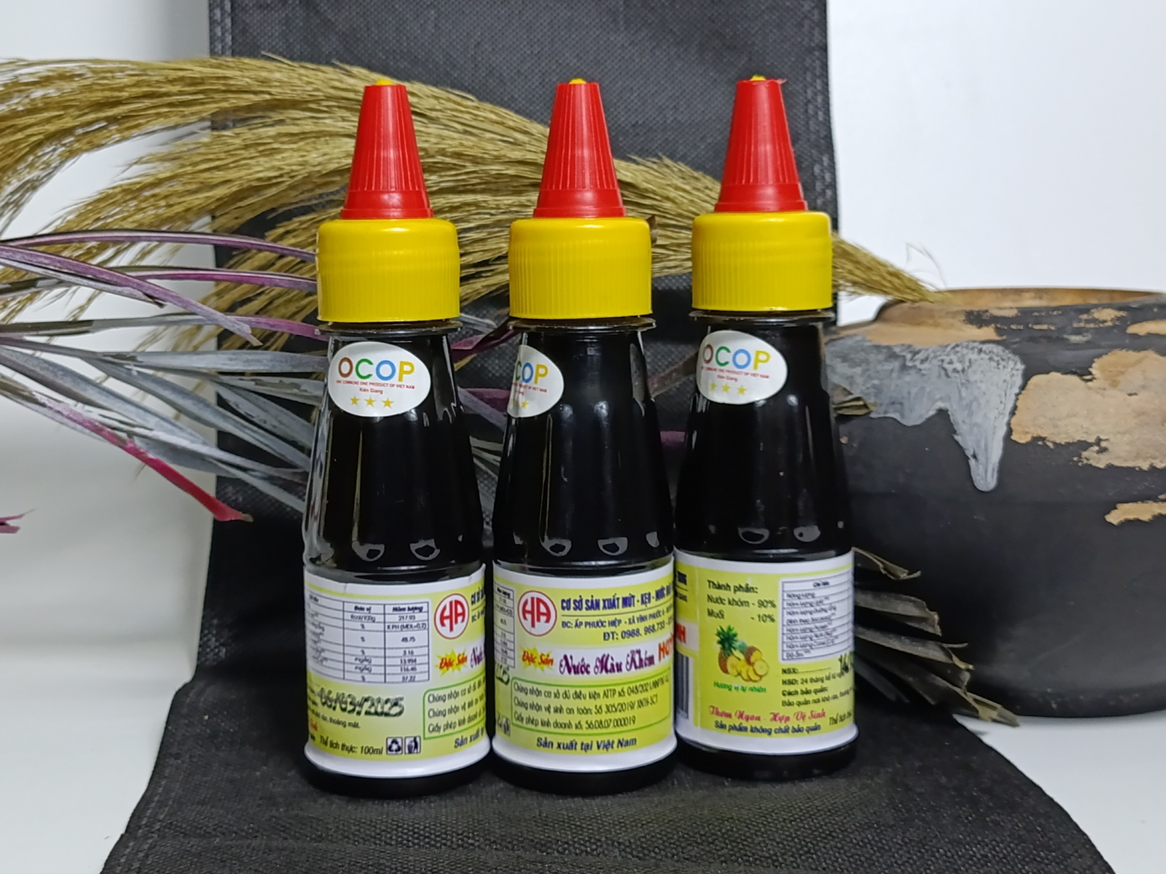 Nước màu khóm Huỳnh Anh