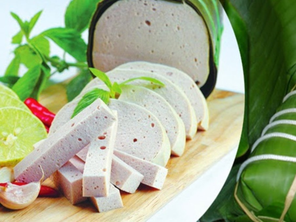 Chả lụa là gì? Có khác gì với giò lụa không?