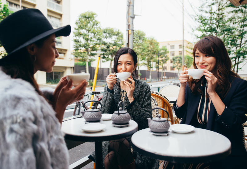 Trà và Tình Bạn – Những Cuộc Gặp Gỡ Bên Chén Trà