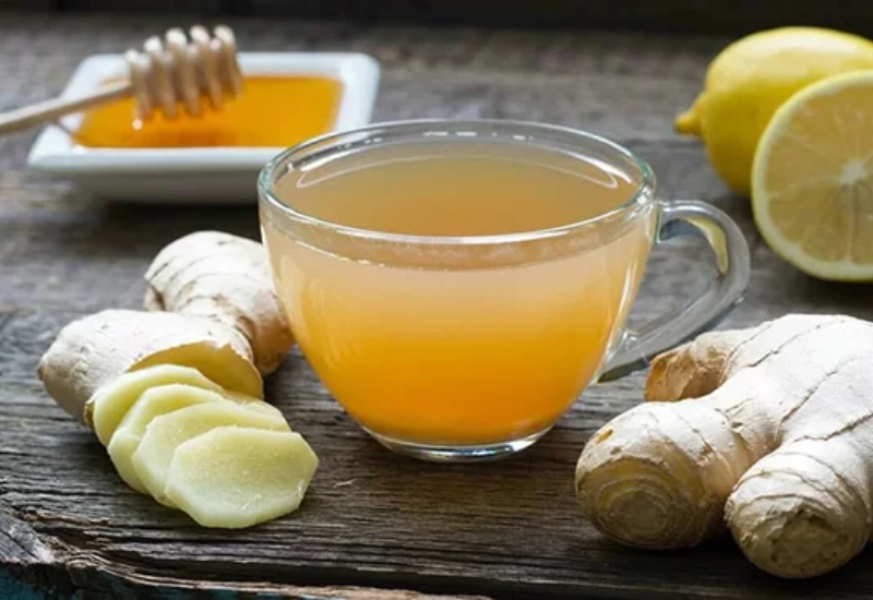 Có nên uống nước gừng mật ong trước khi đi ngủ không?