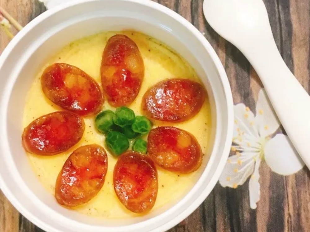 Trứng hấp lạp xưởng