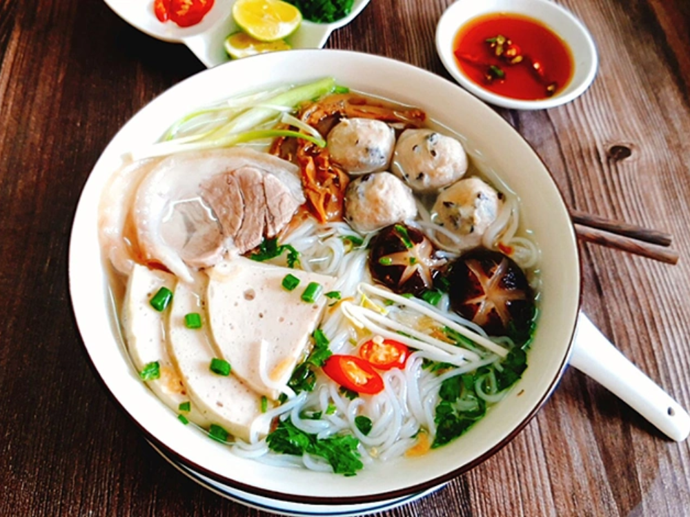 Các Món Ăn Ngon Làm Cùng Với Chả Lụa