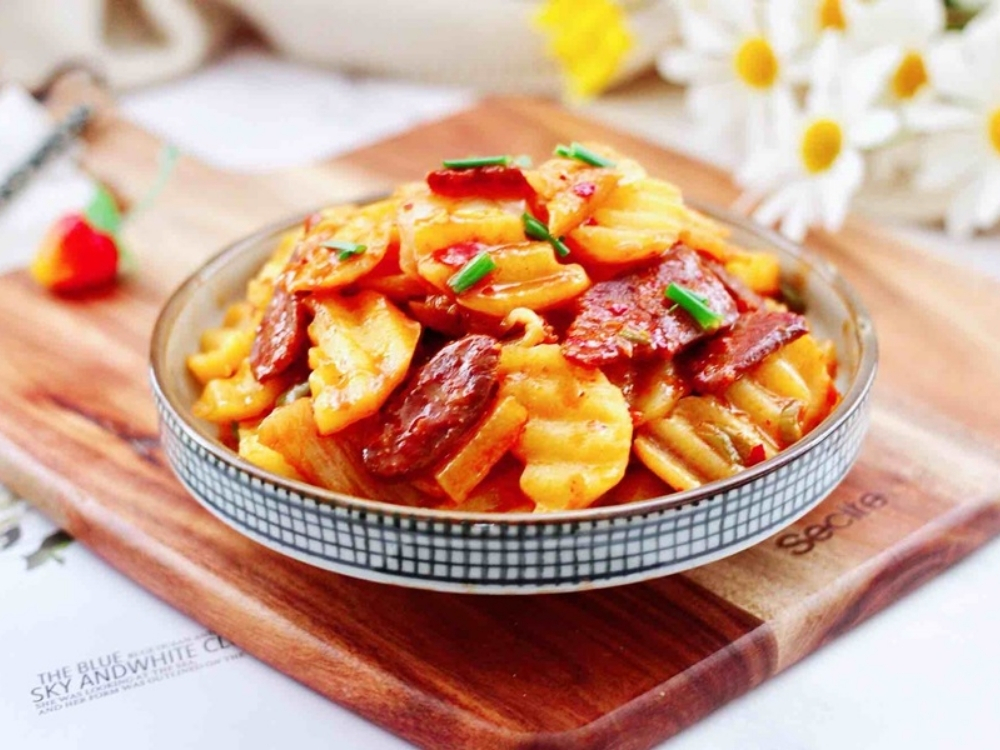 Lạp xưởng xào kim chi