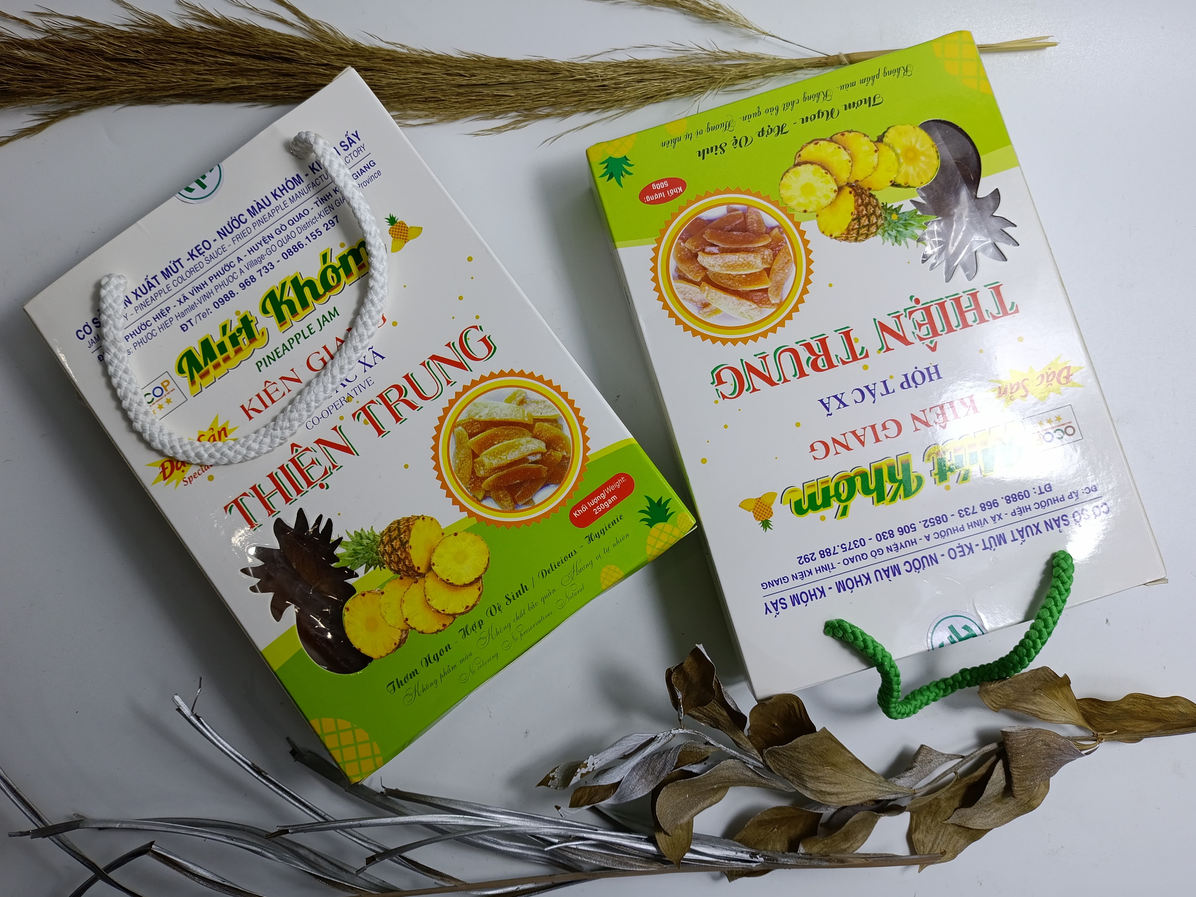 Mứt khóm Thiện Trung